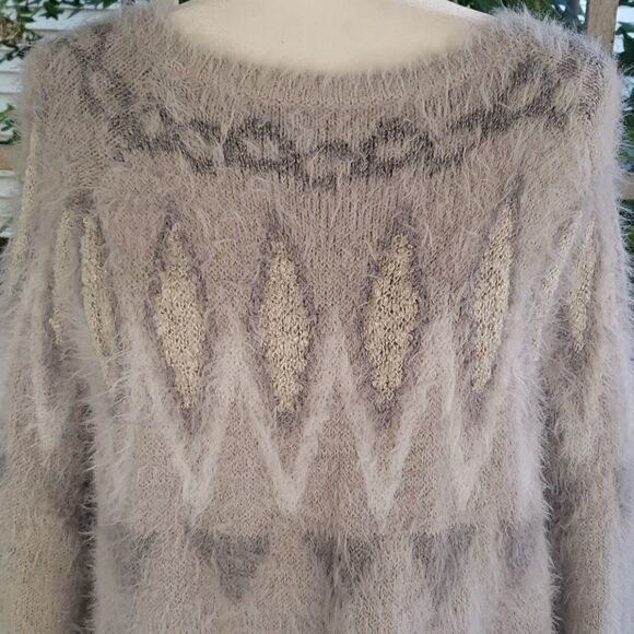 LC Lauren Conrad Women's Cozy Sweater Size Medium - Picture 2 of 8